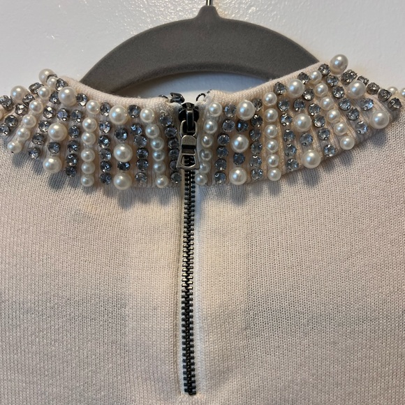 NWOT Alice and Olivia Ciara Embellished Cropped Sweater, Size Small - Picture 9 of 10